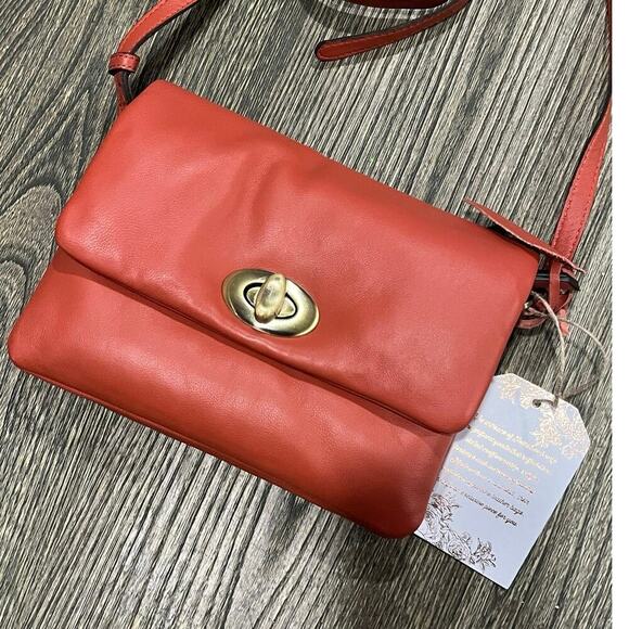 NWT Womens Genuine Leather Crossbody Bag Twist Closure Striped Interior Orange - Picture 2 of 11
